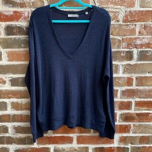 Vince lightweight 100% Wool V-Neck Sweater Size L
